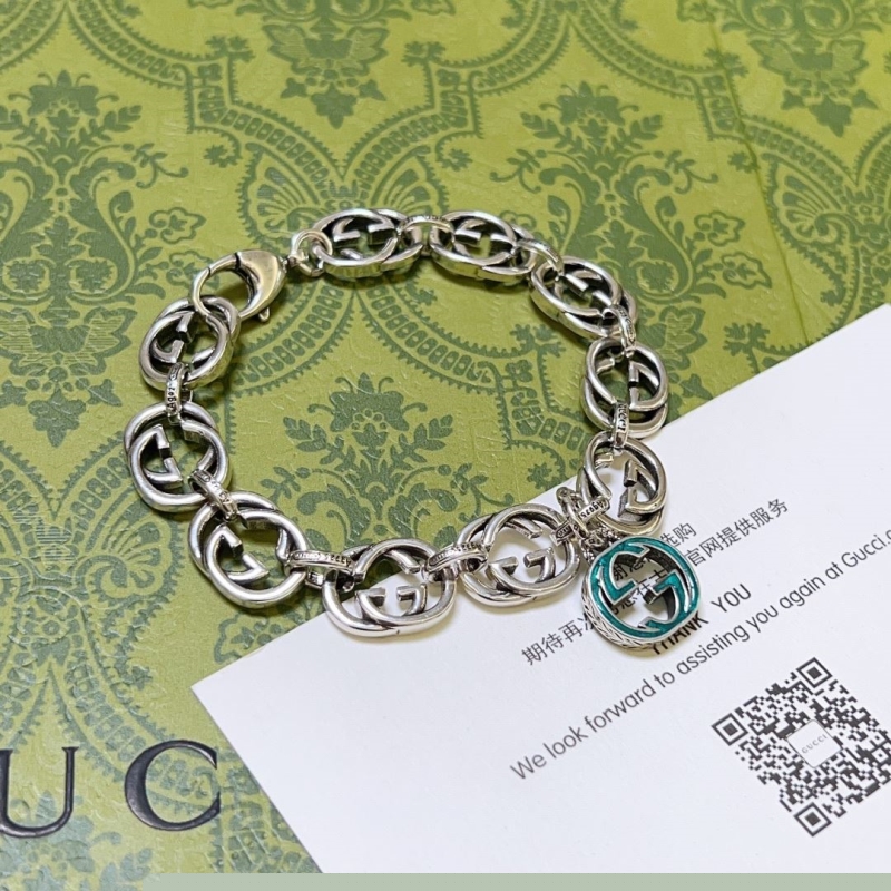 G*u*i bracelets